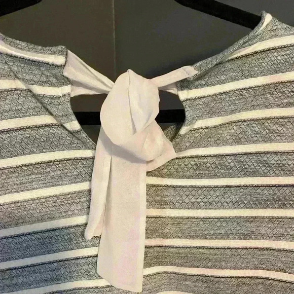Lauren Conrad blue white women’s striped short sleeve top shirt with bow Sz S - Picture 8 of 10
